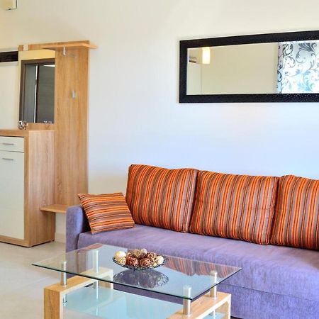 Apartment Domus Lauri Umag Exteriör bild