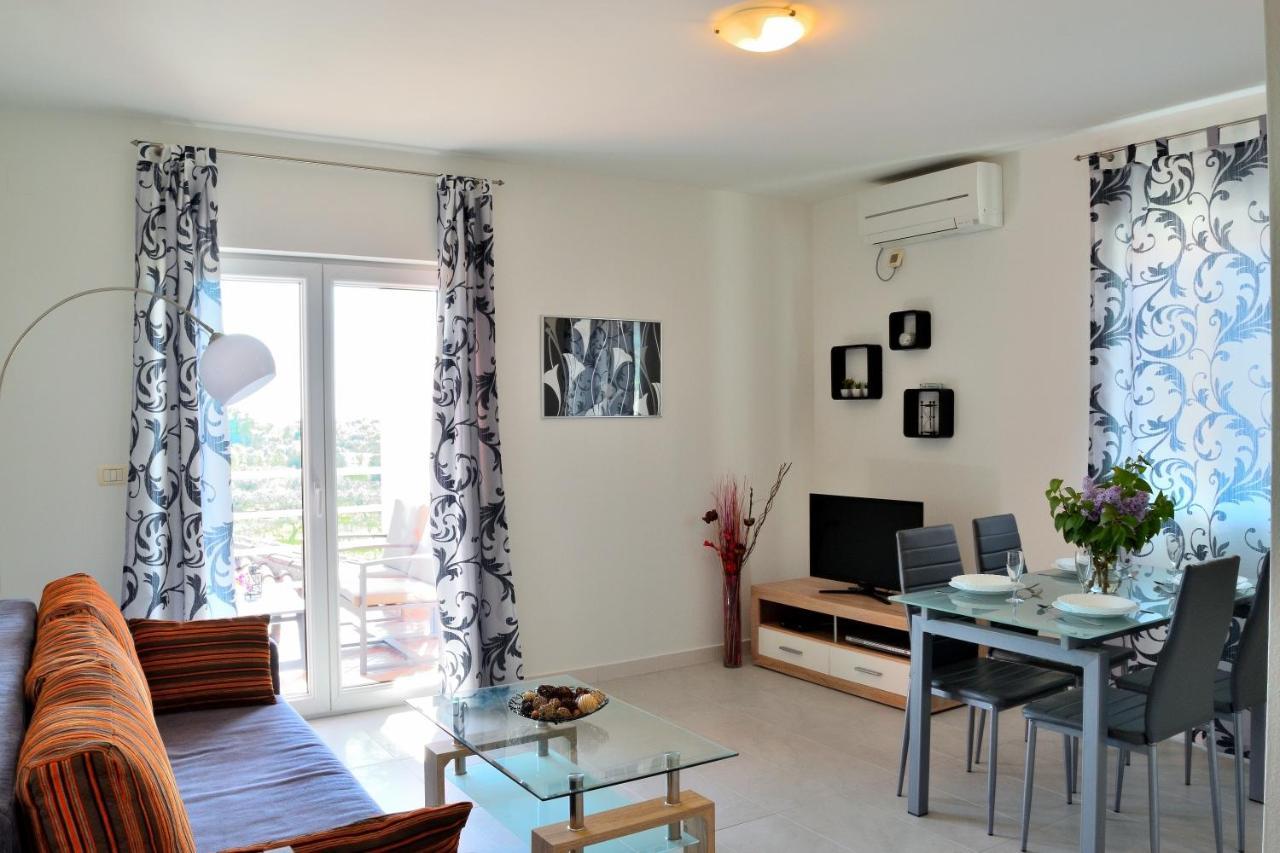 Apartment Domus Lauri Umag Exteriör bild