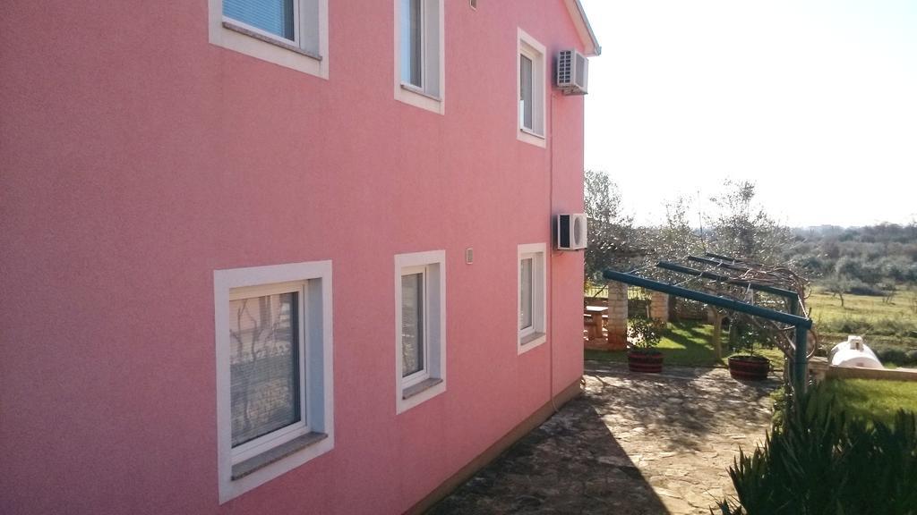 Apartment Domus Lauri Umag Rum bild